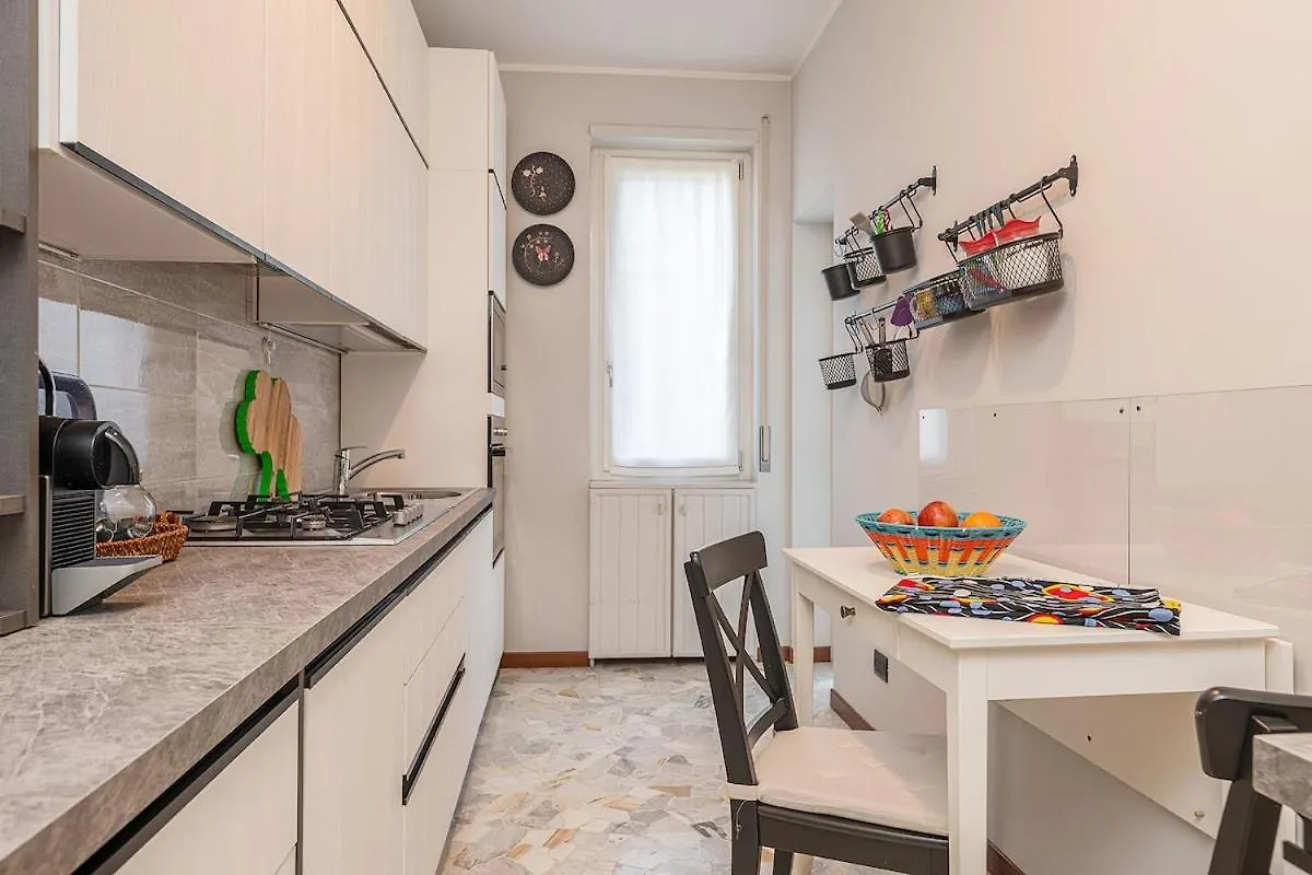 Quiet And Handy Home In Milán Apartmán