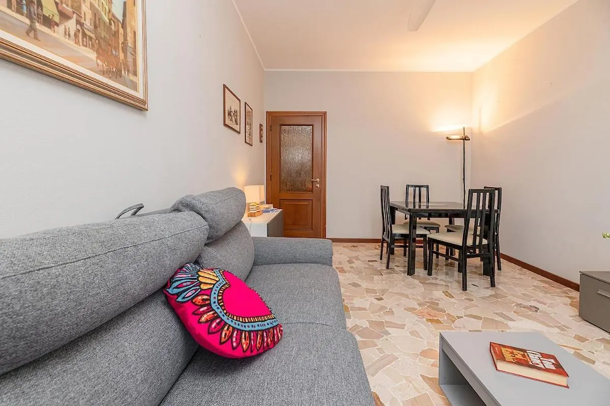 Quiet And Handy Home In Milán 0*,  Itálie