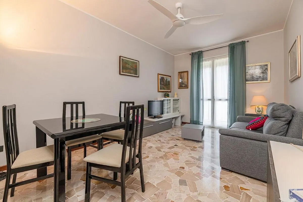 Quiet And Handy Home In Milán Apartmán